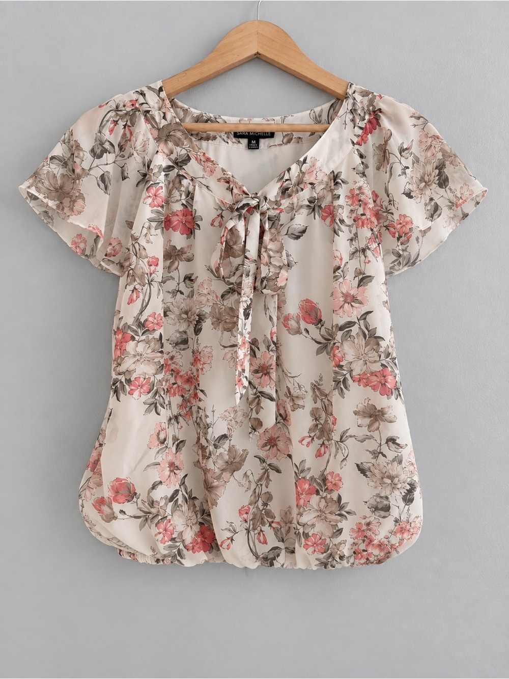 Sara Michelle Floral Blouson Blouse M Tie Neck Flutter Sleeve Lined Ivory Pink